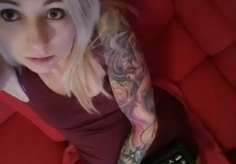 وب کم تعجب می کند Cleo Fucks Cadence Luxxx 'StrapOn دیک! کانال سکسی تو تلگرام