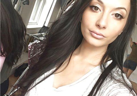 گربه سرخس کلیپ سکسی کانال تلگرام Busty که الاغ توسط عاشق جوان در حمام حفر می شود